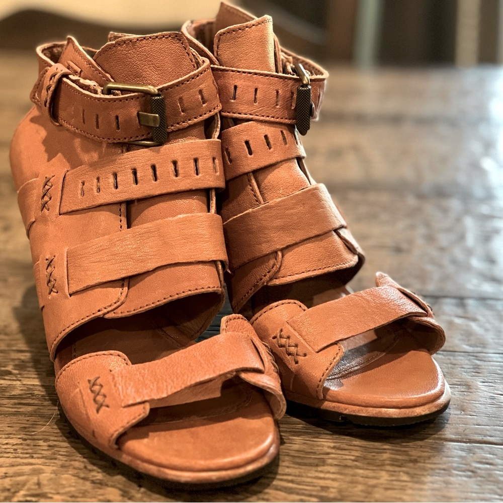 Sorel Nadia Leather Heeled Sandal buckle closure camel tan cone heel